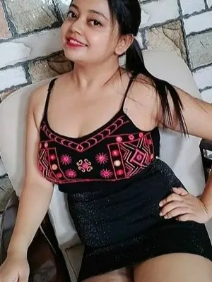 girlfriend type call girls in Noida
